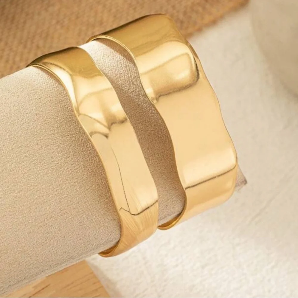 Chic Gold Cuff Bracelet